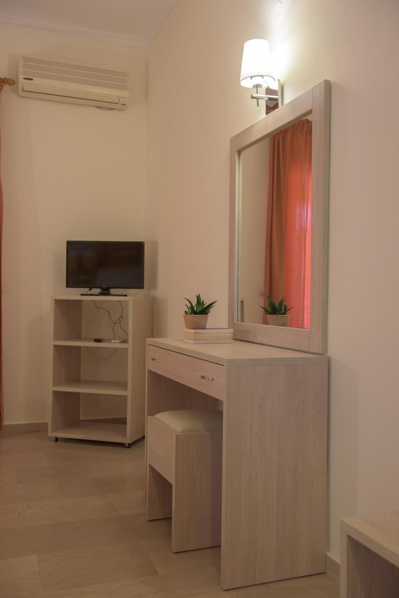 Alkyon Beach Hotel Agios Georgios Pagon Ngoại thất bức ảnh